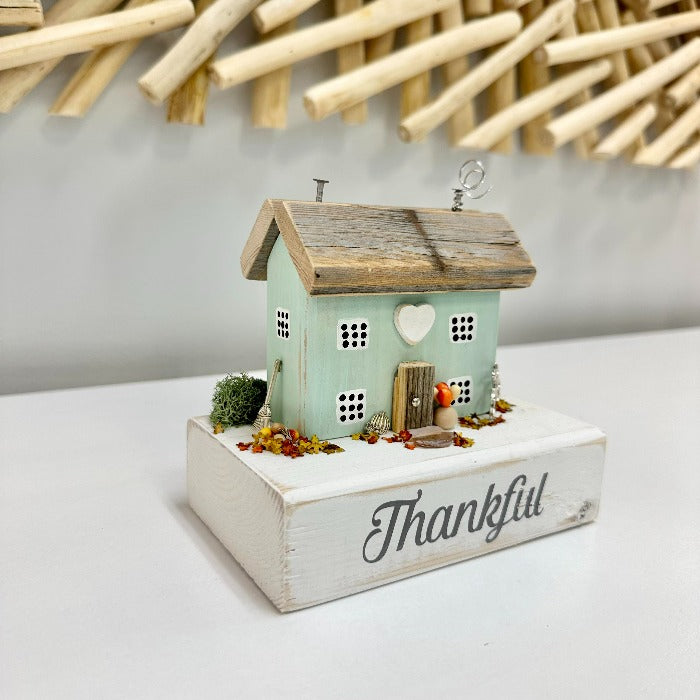 Assorted "Thankful" Driftwood Houses Green - Sunshine & Sweet Pea's Coastal Decor