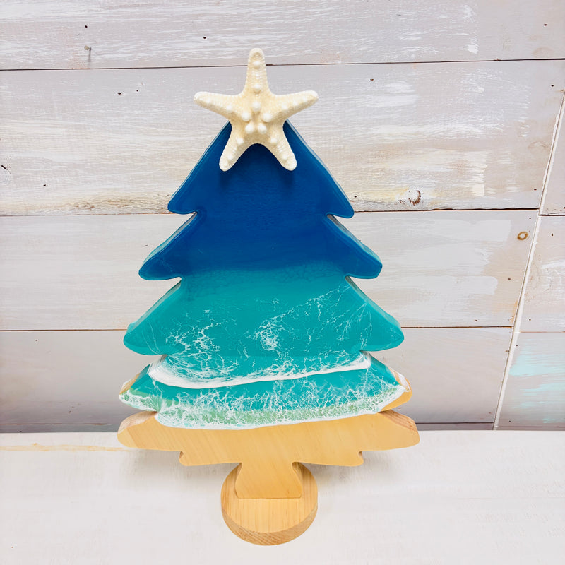 Resin Coastal Christmas Tree Table Setter
