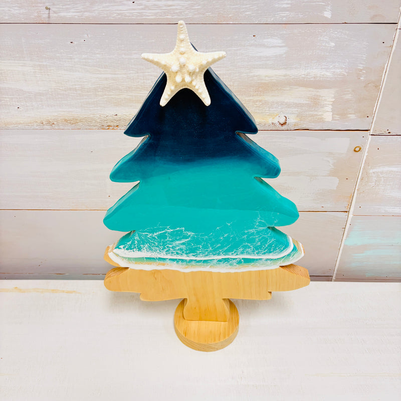 Resin Coastal Christmas Tree Table Setter