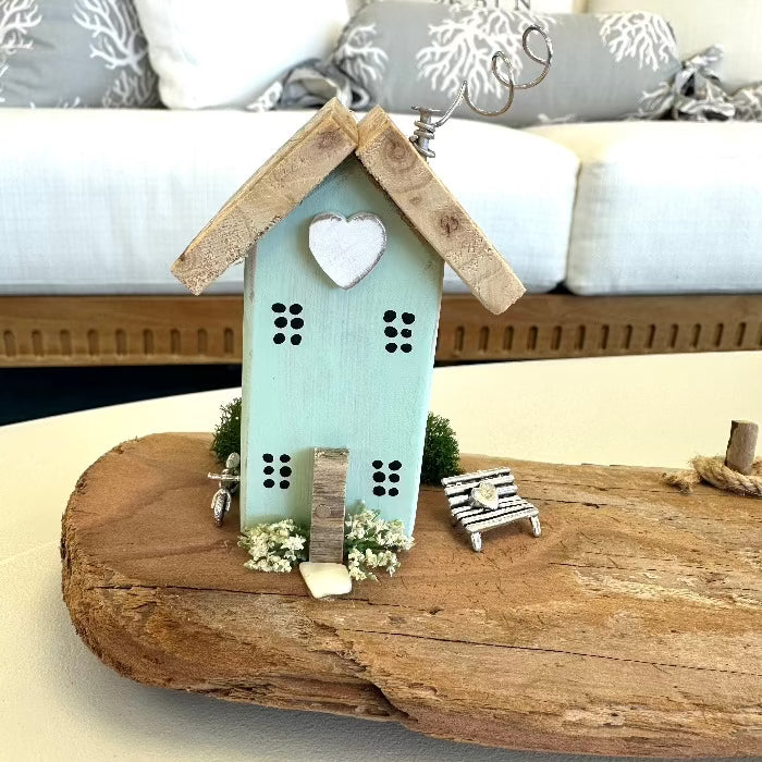 One House Scene on Driftwood Sunshine & Sweet Pea's Costal Decor